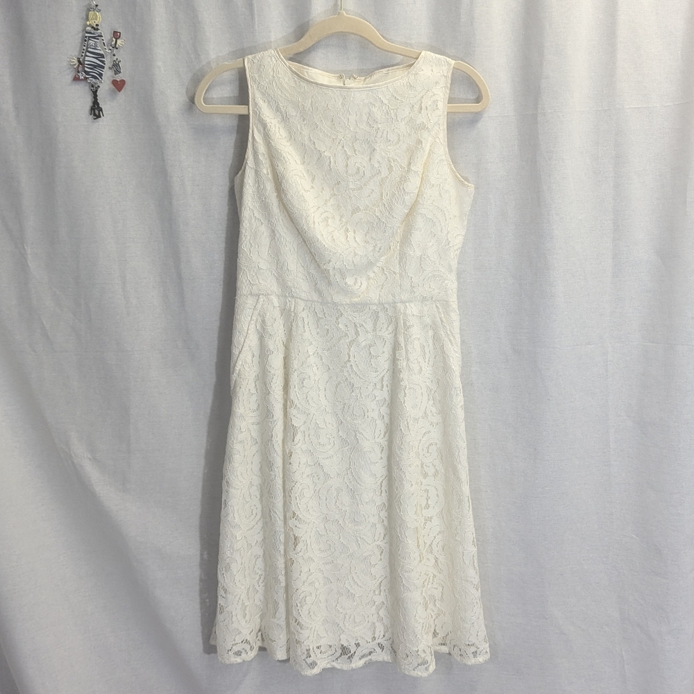 Adrianna Papell Size 8 Lace Peplum Dress